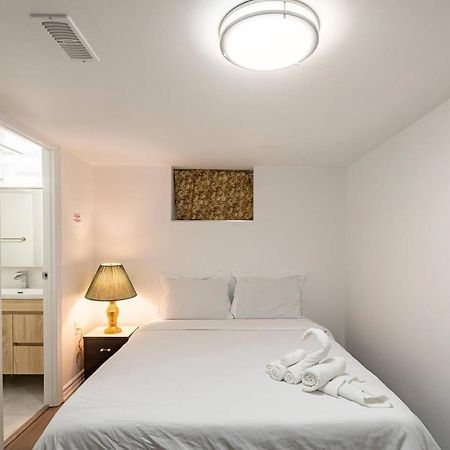 טורונטו Simple & Tidy Private Rooms מראה חיצוני תמונה