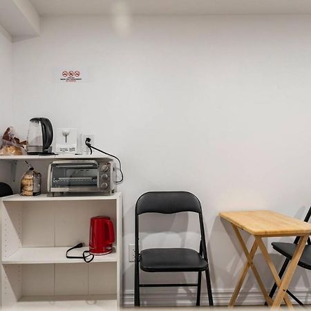 טורונטו Simple & Tidy Private Rooms מראה חיצוני תמונה