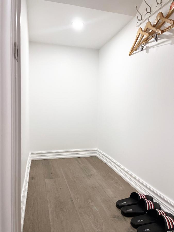 טורונטו Simple & Tidy Private Rooms מראה חיצוני תמונה
