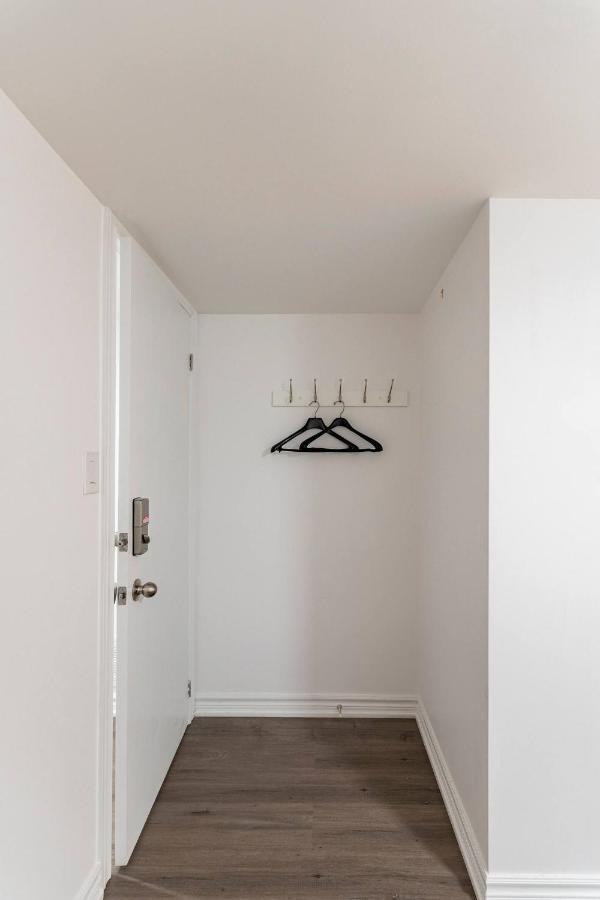 טורונטו Simple & Tidy Private Rooms מראה חיצוני תמונה