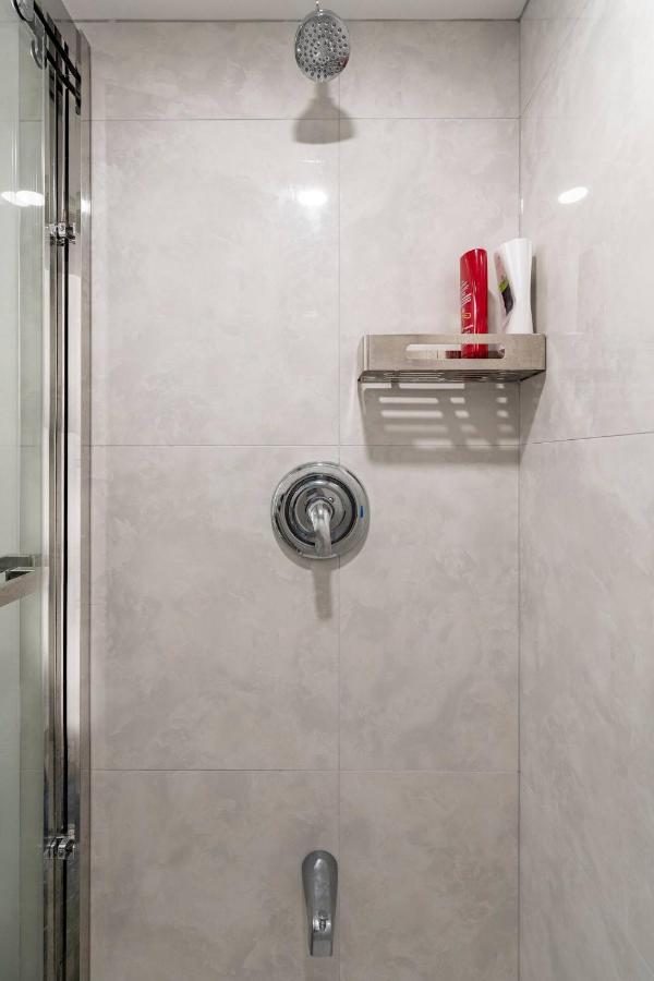 טורונטו Simple & Tidy Private Rooms מראה חיצוני תמונה