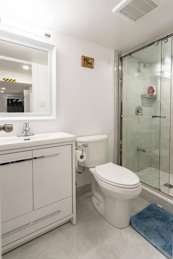 טורונטו Simple & Tidy Private Rooms מראה חיצוני תמונה