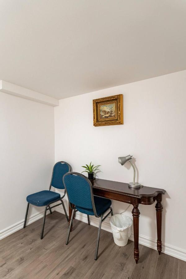 טורונטו Simple & Tidy Private Rooms מראה חיצוני תמונה