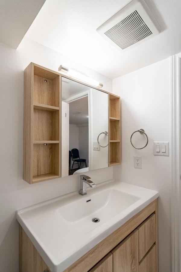 טורונטו Simple & Tidy Private Rooms מראה חיצוני תמונה